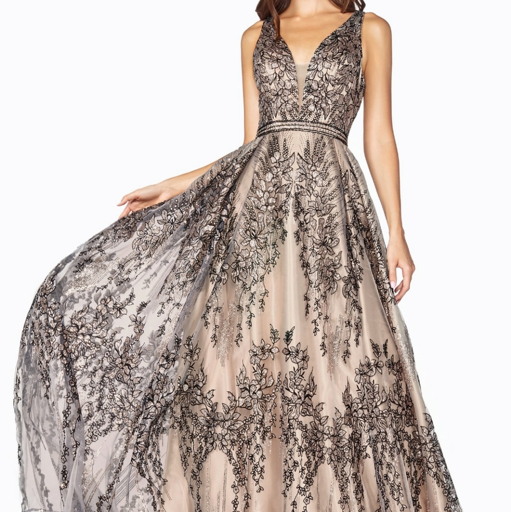 NWT Evening gown with glitter pattern